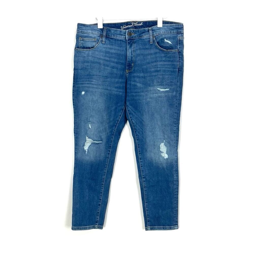 Universal Thread Distressed Blue Women's Jeans